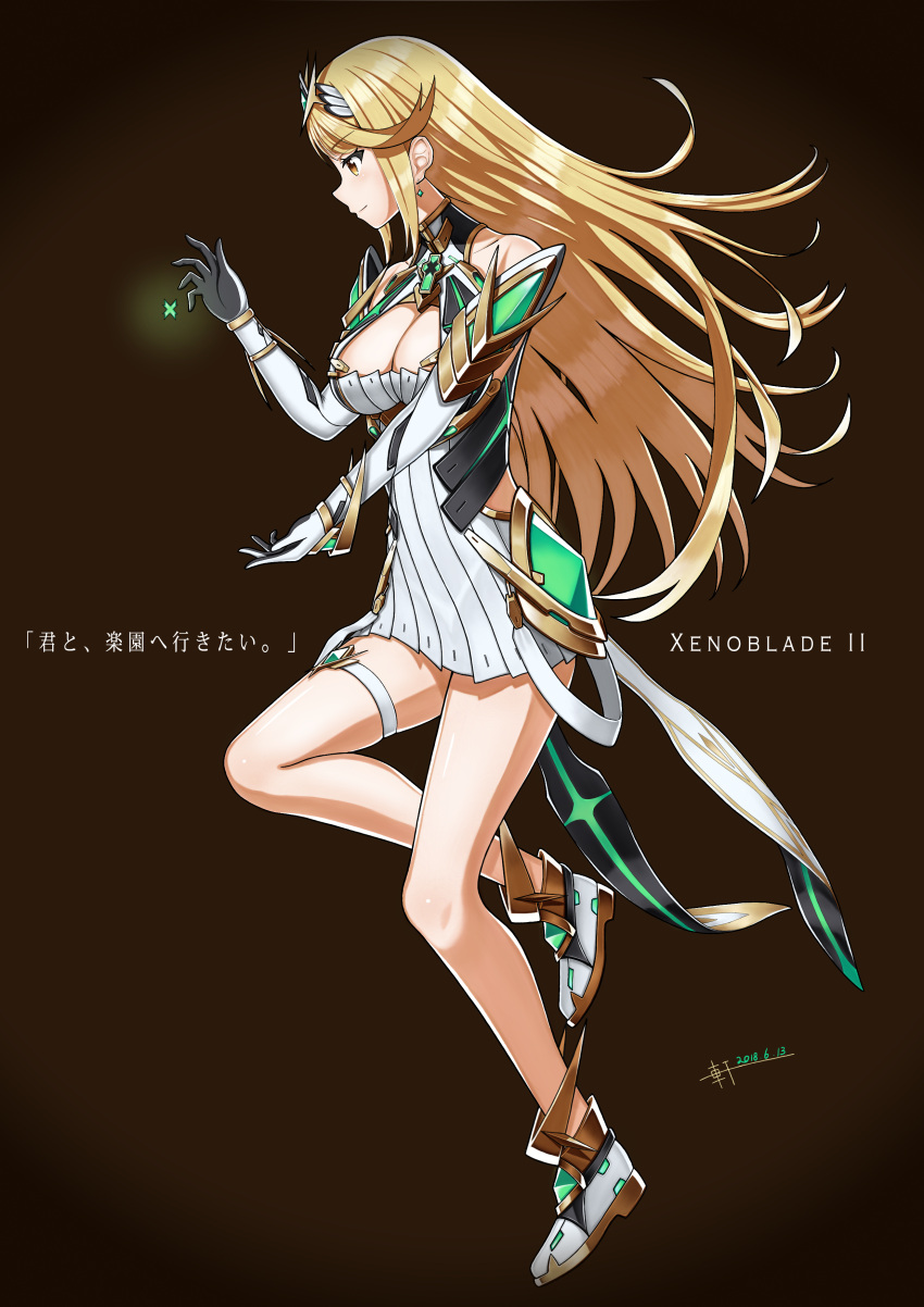 1girl absurd_res verführerisch nackte_Schultern große_Brüste blonde_Haare Kleid Ohrringe Ellenbogen_Handschuhe Edelstein Handschuhe Haar_Ornament Kopfbedeckung hochauflösender Schmuck Ken-san lange_Haare Mythra Nintendo einfacher_Hintergrund geschwungener_Pony Tiara sehr_langes_Haar weißes_Kleid Xenoblade_(Serie) xenoblade_chronicles_2 gelbe_Augen