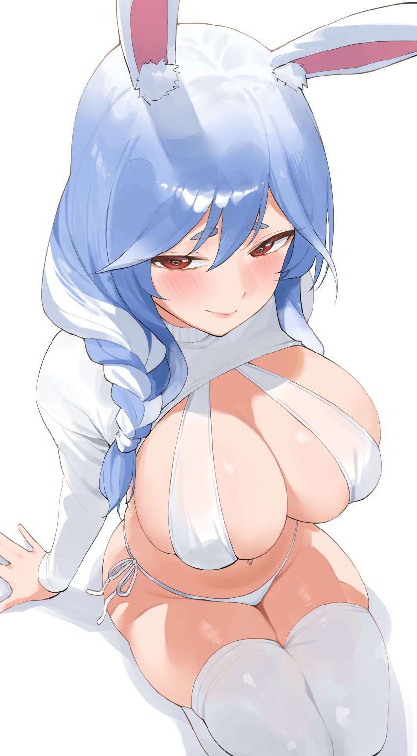 1girl 1girl animal_ears big_breasts bikini blue_hair geflochtene Brüste byeon_dha Ausschnitt von_oben hololive Mature_female multicolored_hair Pekomama Rabbit_ears Rabbit_girl red_eyes side-tie_bikini_bottom side_braid sitzend Skindentation Strümpfe Pullover Badeanzug virtual_youtuber weißer_Hintergrund weißer_Bikini weißes_Haar weiße_Oberschenkelstrümpfe