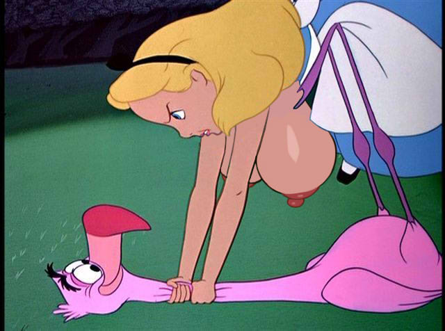 1Mädchen Alice_(Disney) Alice_im_Wunderland Alice_im_Wunderland_(1951_Film) Alice_Liddell Bedaxe große_Brüste Disney bearbeiten nur_weiblich hängende_Brüste riesige_Brüste Brustwarzen Screenshot Screenshot_bearbeiten